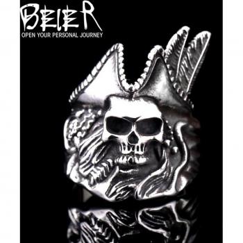 Anillo Beier de acero inoxidable con diseño de calavera