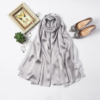 Warmer Damen-Schal in Grau
