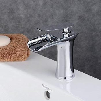 Mitigeur chromé cascade style lavabo