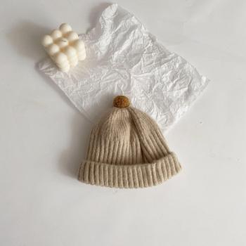 Casquette Crochet Élégante pour Jeunes Têtes