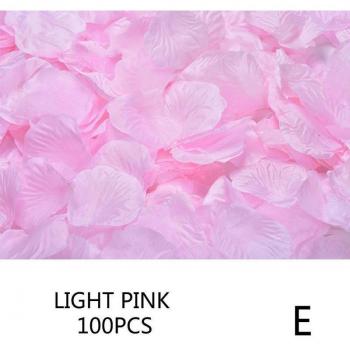 Decoración Romántica con Pétalos de Rosa de Seda