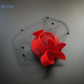 Sombrero de Boda Hecho a Mano con Tocado Rojo y Negro