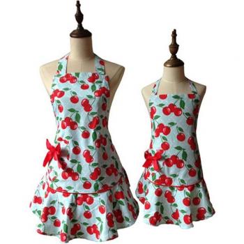 Tablier Rosado y Azul con Motivo Floral