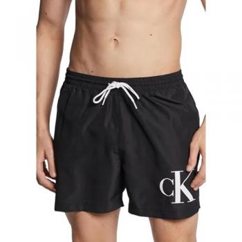 Combo “Night Swim” Calvin Klein: bañador corto + toalla + underwear