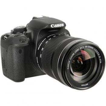 Canon EOS 700D 18MP – APS‑C – Zoom Optique 7,5x – Lentille EF‑S 18‑135 mm f/3.5‑5.6 IS STM