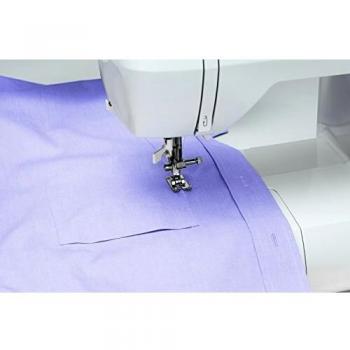 Singer Sewing Machine with 80 Stitches and 6 Buttonholes