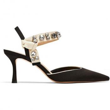 Summer Chic Kitten Heel Pumps