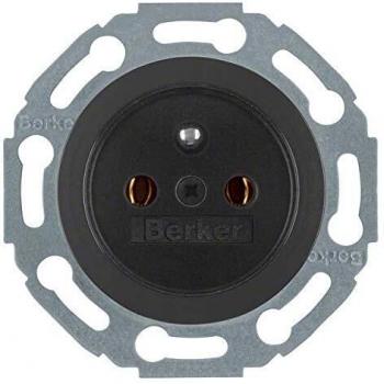 Socket Outlet with Earthing Pin 67657901