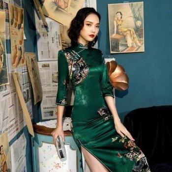 Plus Size Qipao Kleid in Seide