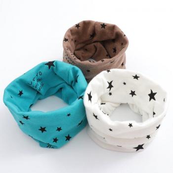 Pañuelo Redondo Con Estampado Celestial