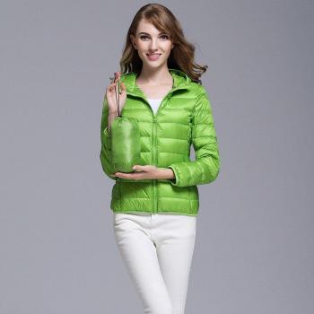 Parka de Invierno Mujer: Elegancia en Plumón
