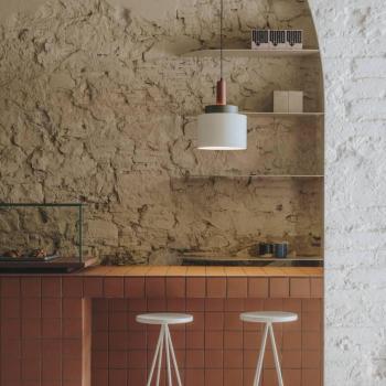 Keops Pendellampe LEDS‑C4, Ø 30 cm – Farbspiel aus Aluminium