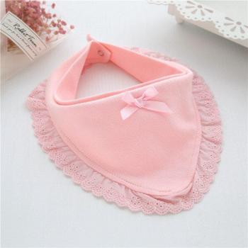 Chapette triangle pour bébé
