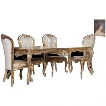 Stilvoller Holzstuhl im Barockdesign für das Esszimmer