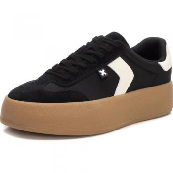 Zapatilla de Mujer XTI Negra con Cordones