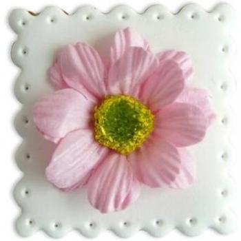 Décorations florales en biscuit