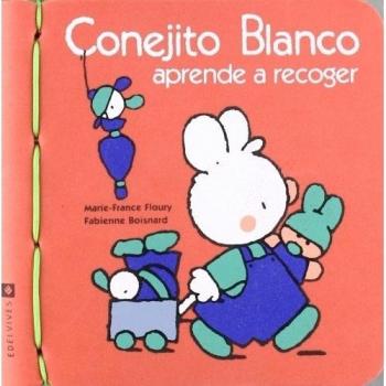 Conejito blanco aprende a recoger