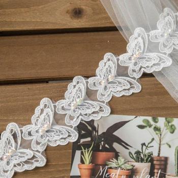 Cinta de bordado de mariposa con perlas para proyectos de costura
