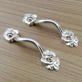 Poignées de porte en argent antique avec fleurs roses