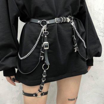 Ceinture Disco Punk Femme avec Chaînes et Cœurs