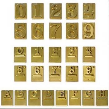 Civico 9 in Ottone con Finitura Bronzata