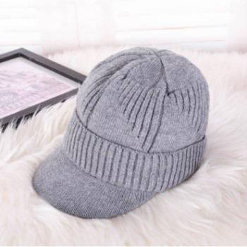 Velvet Snapback Hat and Neck Warmer Set for Men