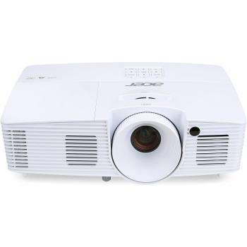 Proyector Acer Basic X135WH con capacidad de proyección a distancias de 1,1 a 10 metros