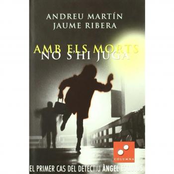 Amb els morts no s'hi juga