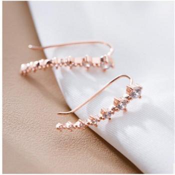 Oído Elegante Zircón