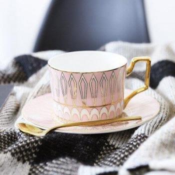 Colección de Tazas de Té de Cerámica con Plato Pequeño