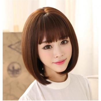 Perruque courte Lanlan avec frange inclinée et boucle intérieure pour femme