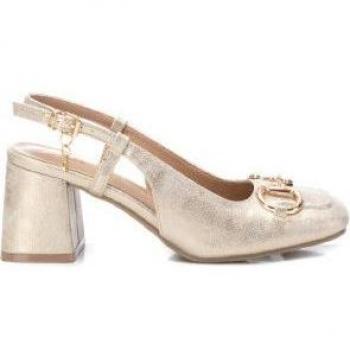 Zapatos marca Xti para mujer en color oro