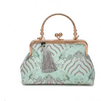 Bolso Cruzado con Cadena Oriental