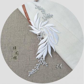 Broderie Vent Folle Fleur de Tissu Argenta