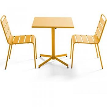 Conjunto de mesa y sillas de jardín en color amarillo