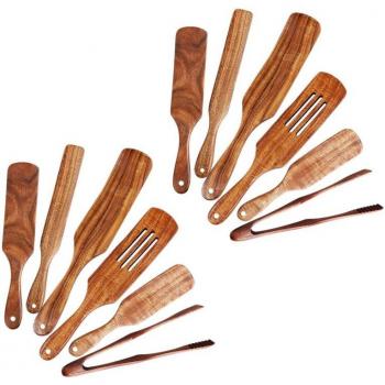 Utensilios de cocina de madera, espátula y cucharas antiadherentes