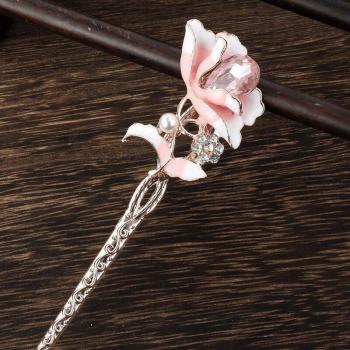 Chic de Oro: Horquilla de Pelo con Diamantes Imitación