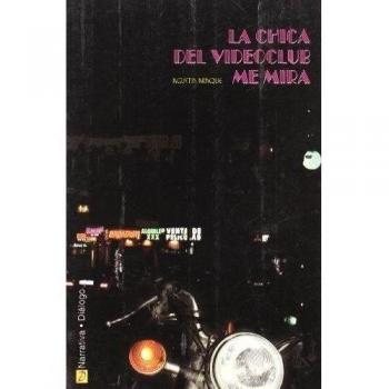 LA CHICA DEL VIDEOCLUB ME MIRA