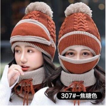 Bonnet laineux chic pour la selle en hiver