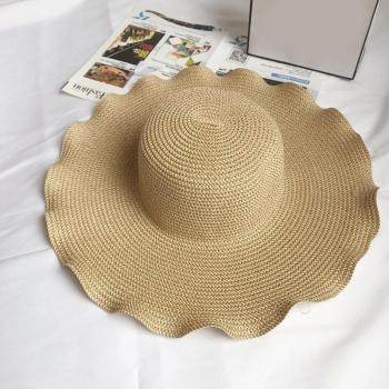 Sombrero de verano para mujer con ondas laterales