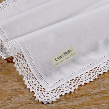 Pañuelo de boda blanco con encaje de ganchillo