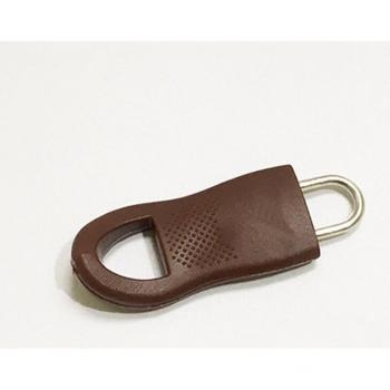 Accesorios de ropa con hebilla y remaches para mujer