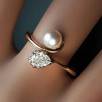 Gorgeous Rose Gold Ring with Pearl and Cubic Zirconia