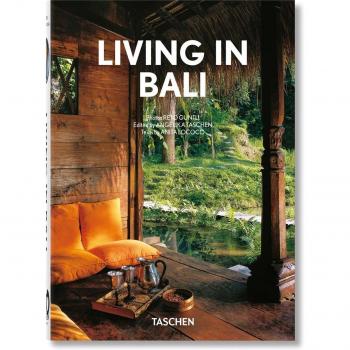 Livre Living In Bali. 40th Ed.