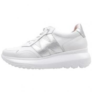 Calçado Esportivo Feminino Samira A-4002 Prata da Wonders