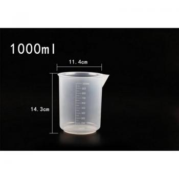 Exklusiver 250 ml Kunststoff-Messbecher – Auslauf