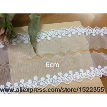 Maille 6 cm en Dentelle Beige – Tissu d’Exception