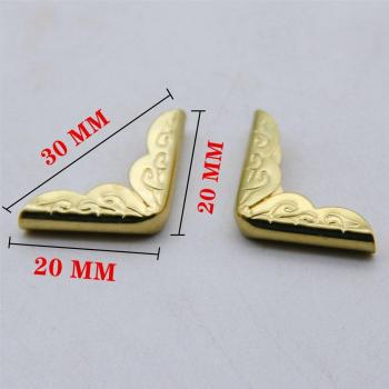 Bordes Dorados de Metal para Protección de Libros