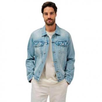 Chaqueta casual de jeans con acabado envejecido