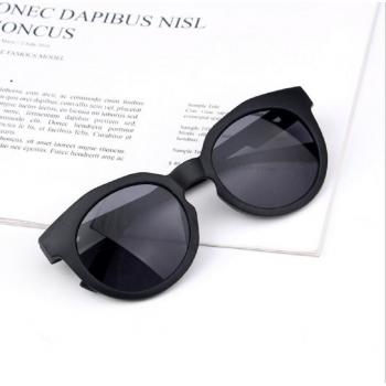 Hellfarbige Kinder-Sonnenbrille mit UV400 Schutz 2-8 Jahre